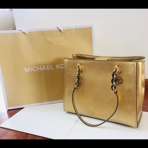 ✨NWT Michael Kors Metallic Leather Tote✨